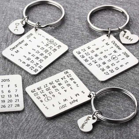 Personalised Calendar Keychain With Name Heart - Uncommongifts.in